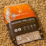 Halbe Palette Giant Flames Holzpellets 35 Säcke x 15 kg (525kg) – Image 4